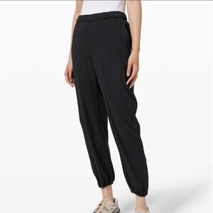 Lululemon Essential Affinity Mid Rise Jogger